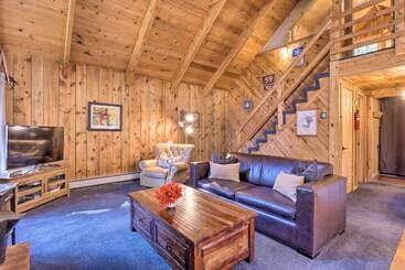 별장 Alma  Cloud 9 Cabin  W/ Fireplace & Wooded Views!