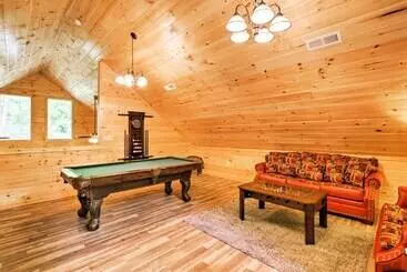 Mökkimajoitus Gatlinburg Cabin W/ Hot Tub: 5 Mi To Downtown
