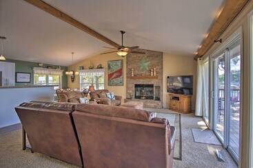 بيت ريفى Shared Boat Ramp: Waterfront Home In Grove