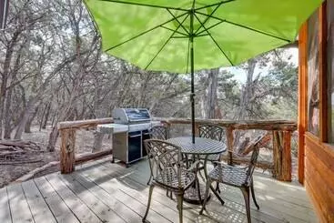 コテージ Lakewood Secret  Cabin ~ 4 Mi To The Lake!