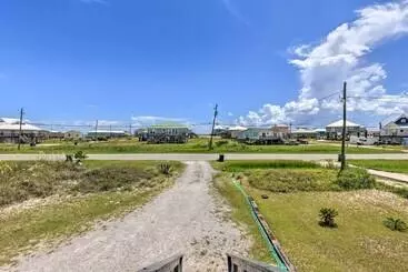 Lovely Dauphin Island Cottage W/ Deck & Gulf Views