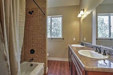 קוטג'' Roomy Home W/ Deck, 5 Mi To Lake Arrowhead Village