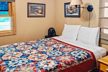 بيت ريفى Cabin W/ Kayaks Situated On The Wisconsin River!