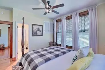 コテージ Historic Mountain Home Haven W/ Large Yard!