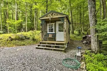 Mökkimajoitus Lotsa Moose Lodge  Pisgah Forest Waterfall Cabin!