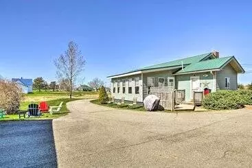 Nautical Lubec Cottage W/ Fire Pit & Grill!