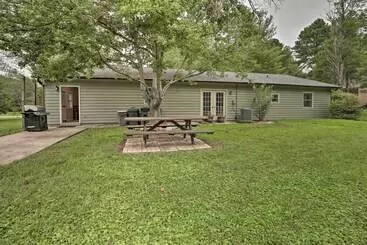 Mökkimajoitus Hendersonville Home W/ Fire Pit: 5 Mi To Downtown!