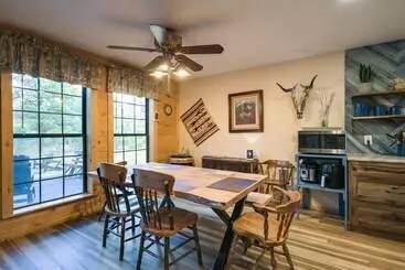 Mökkimajoitus Spacious & Quiet Pagosa Springs Cabin W/ Deck!