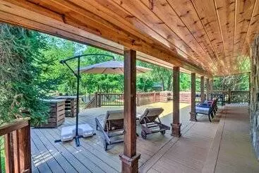 コテージ Waterfront Hayesville Home W/ Kayaks & River Views