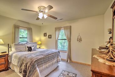 بيت ريفى Whittlers Mountain Escape W/ Fireplace!