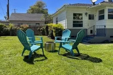 コテージ Vintage Bishop House In Downtown W/ Porch Swing!