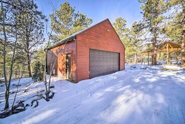 Mökkimajoitus Bailey Getaway W/ Hot Tub & Game Room!