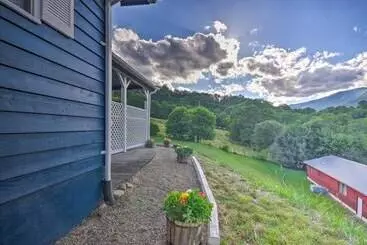 コテージ Maggie Valley House W/ Mtn Views 1 Mi To Dt