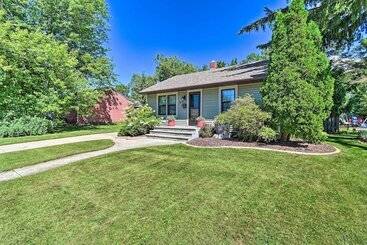 Hus på landet Modern Home W/ Backyard, 1 Mi To Dtwn Sturgeon Bay