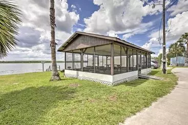 コテージ Quaint Silver Springs Cabin W/ Direct Lake Access!