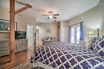 별장 Spacious Sevierville Cabin: Private Hot Tub & Deck