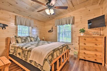 Сельский дом Upscale Cabin W/ Hot Tub & Deck In Wardensville!