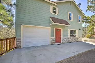 Mökkimajoitus Family Home W/ Deck & View, 4 Mi To Lake Arrowhead