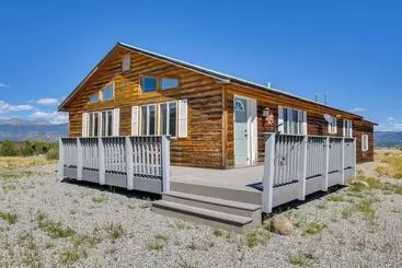 Mökkimajoitus Spacious Buena Vista Home W/ Fire Pit Near Skiing!