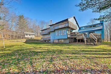 کلبه Wilmington Home W/ Game Room & Scenic Deck!