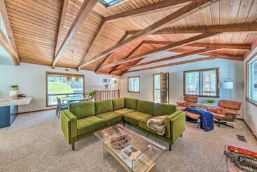 Hus på landet The Bear Tree Haus Retreat Deck & Hot Tub