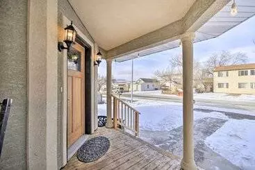 Mökkimajoitus Charming Cody Home, Walk To Downtown!