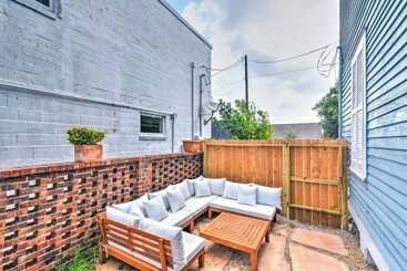 Сельский дом Deja Blue Galveston Home < 1 Mi To Beach!