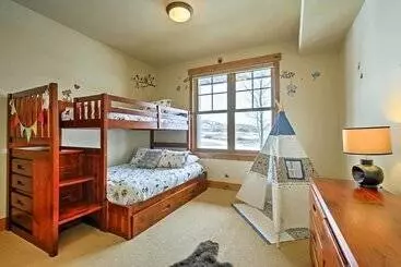 Mökkimajoitus 3 Mi To Granby Ranch: Family Friendly Home