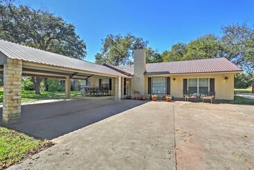 Vakantiehuisje Glen Rose Ranch House   Walk To Downtown!