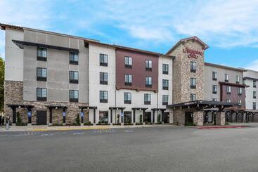 فندق Hampton Inn Concord