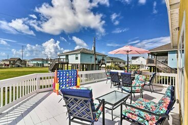 קוטג'' Lively Galveston Home W/ Deck & Beach Views!
