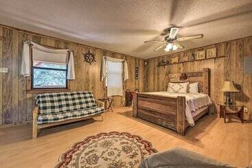 Сельский дом Rustic Canyon Lake Cabins W/ Hot Tub On ~ 3 Acres