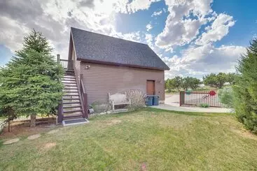 Mökkimajoitus Rustic Sterling Cabin: Walk To Palisade Lake!