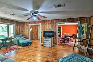 별장 Secluded Baton Rouge Area Hideaway W/ Lawn!