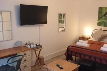 Хостел The Wheatsheaf