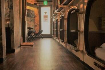فنادق الكبسولة Capsule Inn Shimbashi  Men Only