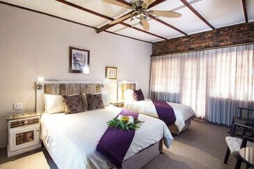 فندق Storms River Guest Lodge
