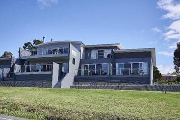 בית מלון כפרי The Cove Kettering