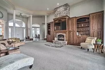 Landhus Chic Washington Wine Country Vacation Rental!