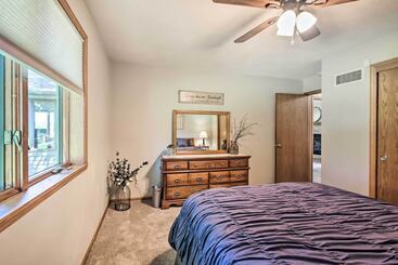 茅舍 Family Home W/ Deck, Yard, Dock On Rock River