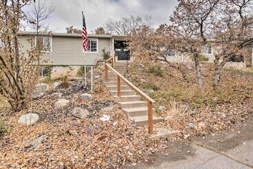 Landhus Spacious Layton Retreat W/ Private Hot Tub!