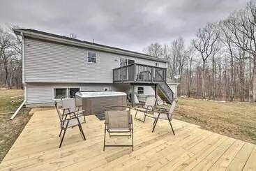 コテージ Poconos Vacation Rental W/ Hot Tub, 7 Mi To Skiing