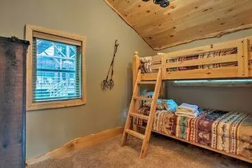 コテージ Timber Home: Walk To Slopes & N Conway Shops!