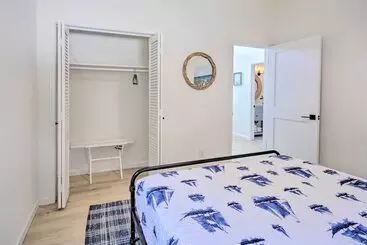 コテージ Waterfront Livingston Home W/ Dock & Porch!