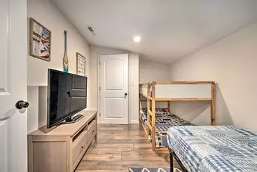 Mökkimajoitus Private Hot Tub, Fire Pit + Swingset: Arnold Home