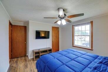 Kır Evi Bluefield Home W/ Covered Deck   Near Parks!