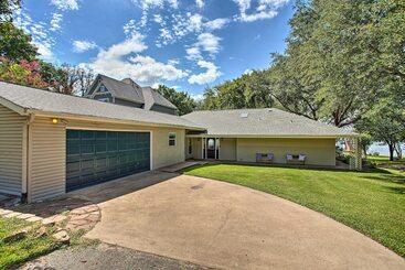 Hus på landet Remodeled Cedar Creek Lake Retreat W/ Fire Pit!