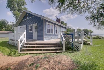 Cozy Fremont Cottage On Lake Poygan + Fishing Dock