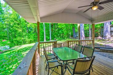 Vakantiehuisje Dale Hollow Lake Haven: Private Yard + Grill!
