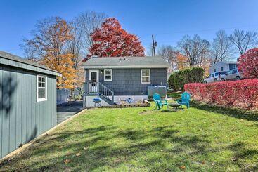 Mökkimajoitus Delightful Home W/ Fire Pit, Walk To Lake!